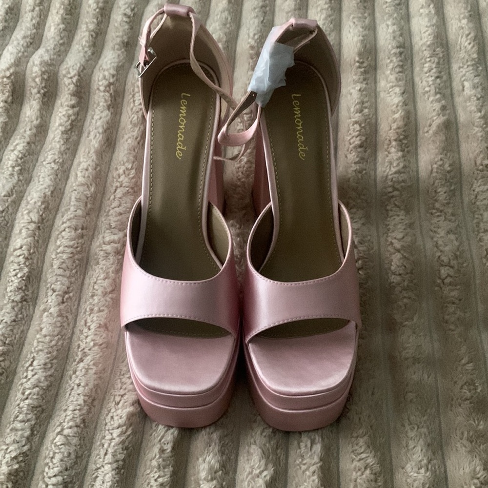 Platforms - Picture 3 of 5